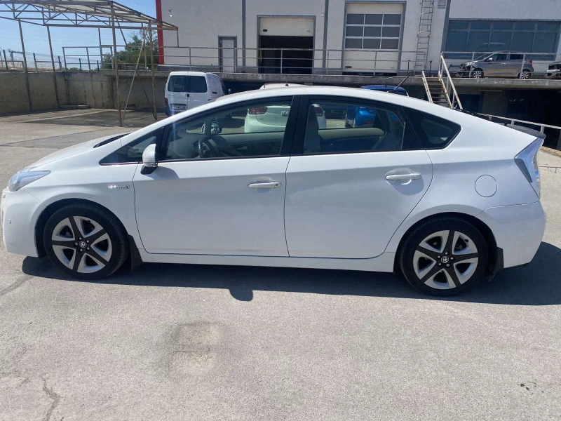 Toyota Prius, снимка 5 - Автомобили и джипове - 52389210