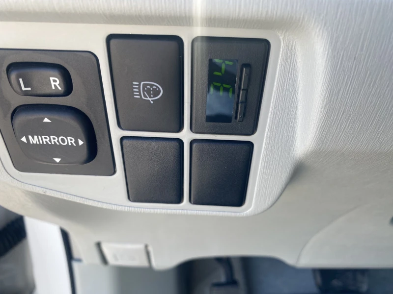 Toyota Prius, снимка 12 - Автомобили и джипове - 52389210
