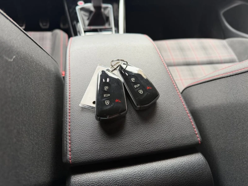 VW Golf * 40th Anniversary * CARFAX * БЕЗ ПЪРВОНАЧАЛНА ВНО, снимка 10 - Автомобили и джипове - 52828371