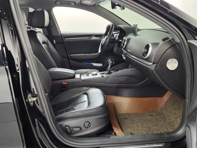 Audi A3 40 Tfsi 8V, снимка 11 - Автомобили и джипове - 56111686