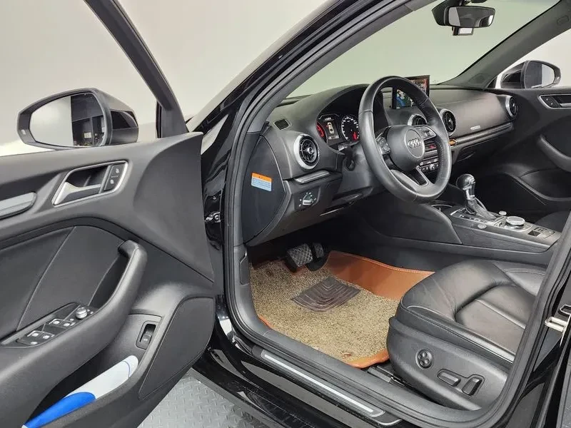 Audi A3 40 Tfsi 8V, снимка 10 - Автомобили и джипове - 56111686