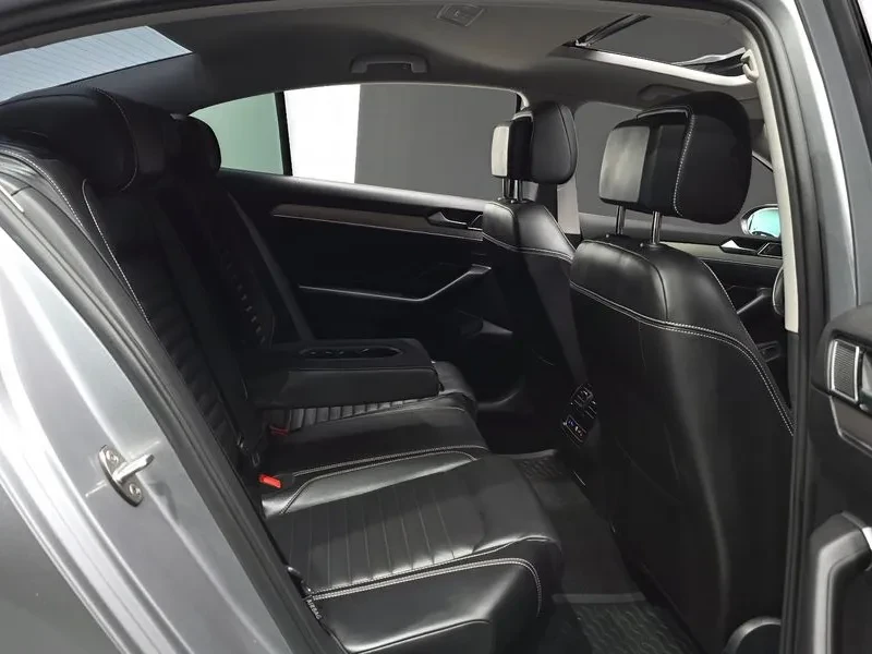 VW Passat 2.0 Tdi Prestige, снимка 12 - Автомобили и джипове - 56656563