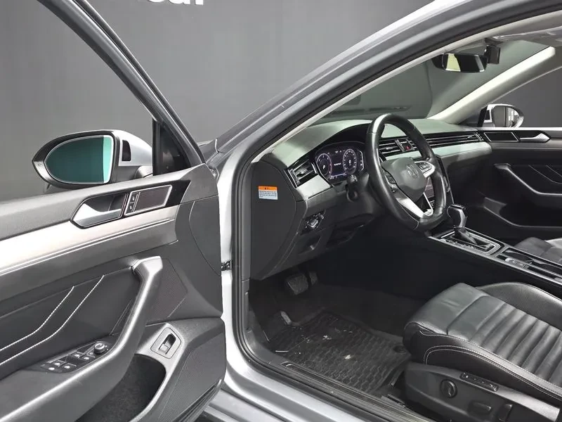 VW Passat 2.0 Tdi Prestige, снимка 10 - Автомобили и джипове - 56656563