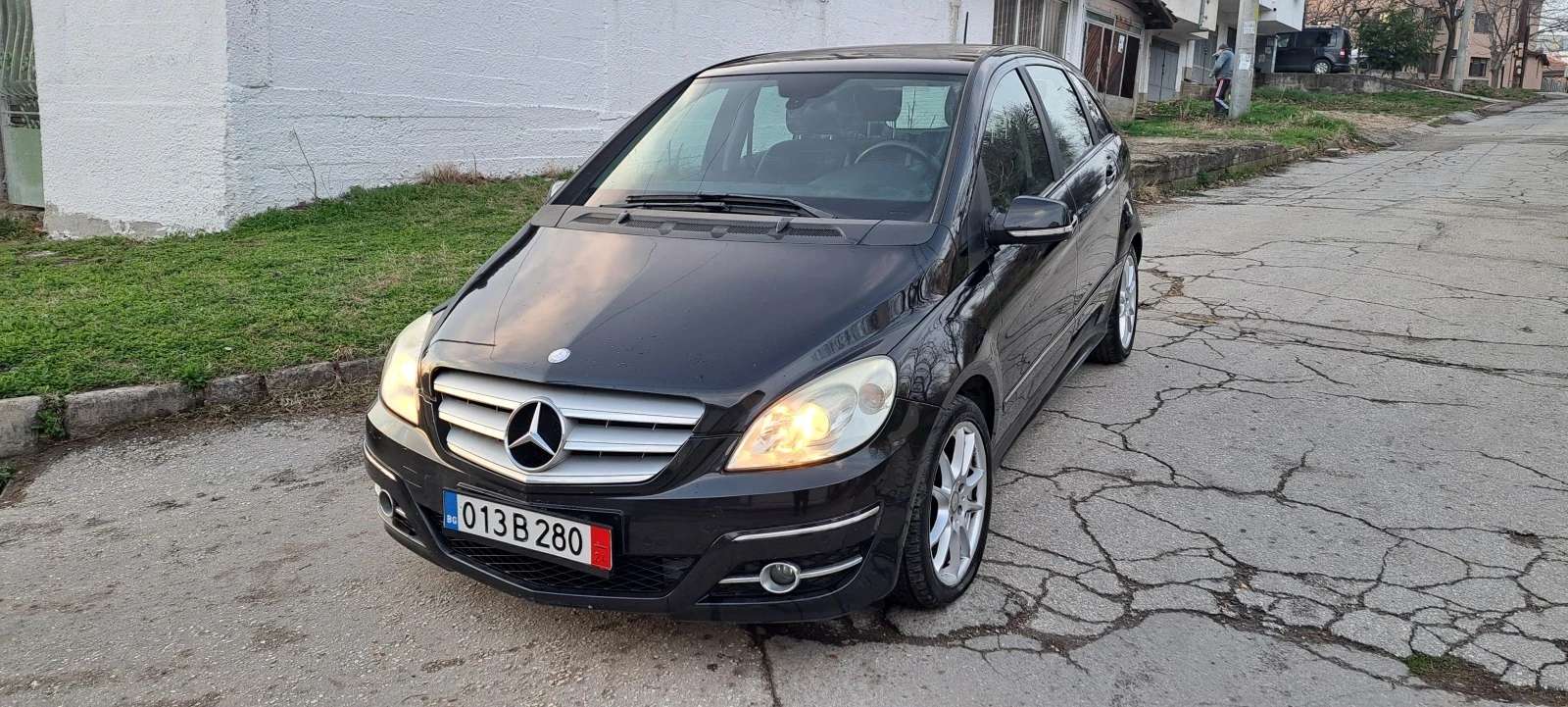 Mercedes-Benz B 200 2.0d - изображение 2