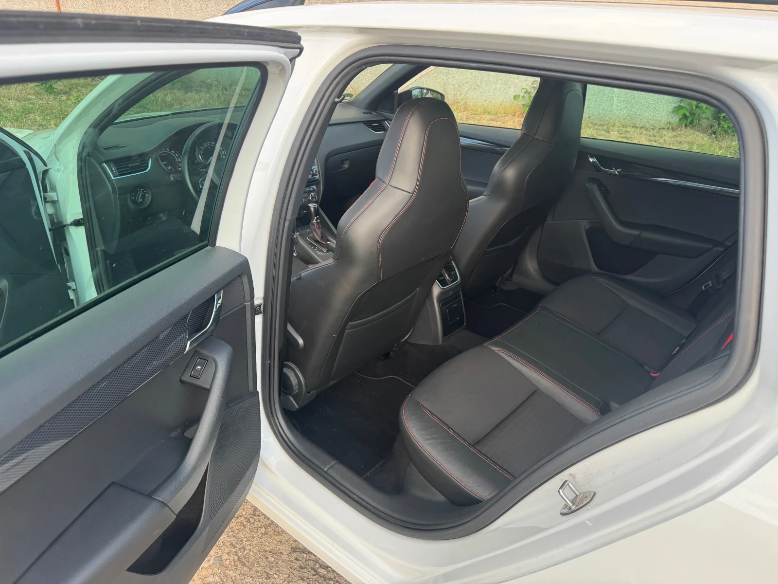 Skoda Octavia VRS KEYLESS PANORAMA LANE/PARK ASIST - изображение 6