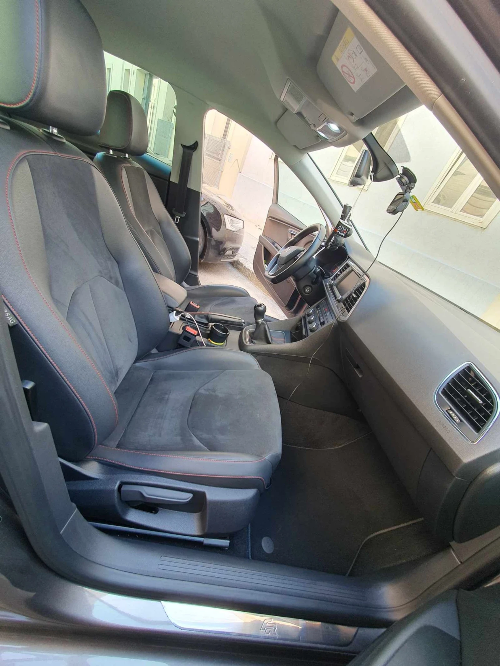 Seat Leon 2.0TDI FR - изображение 6