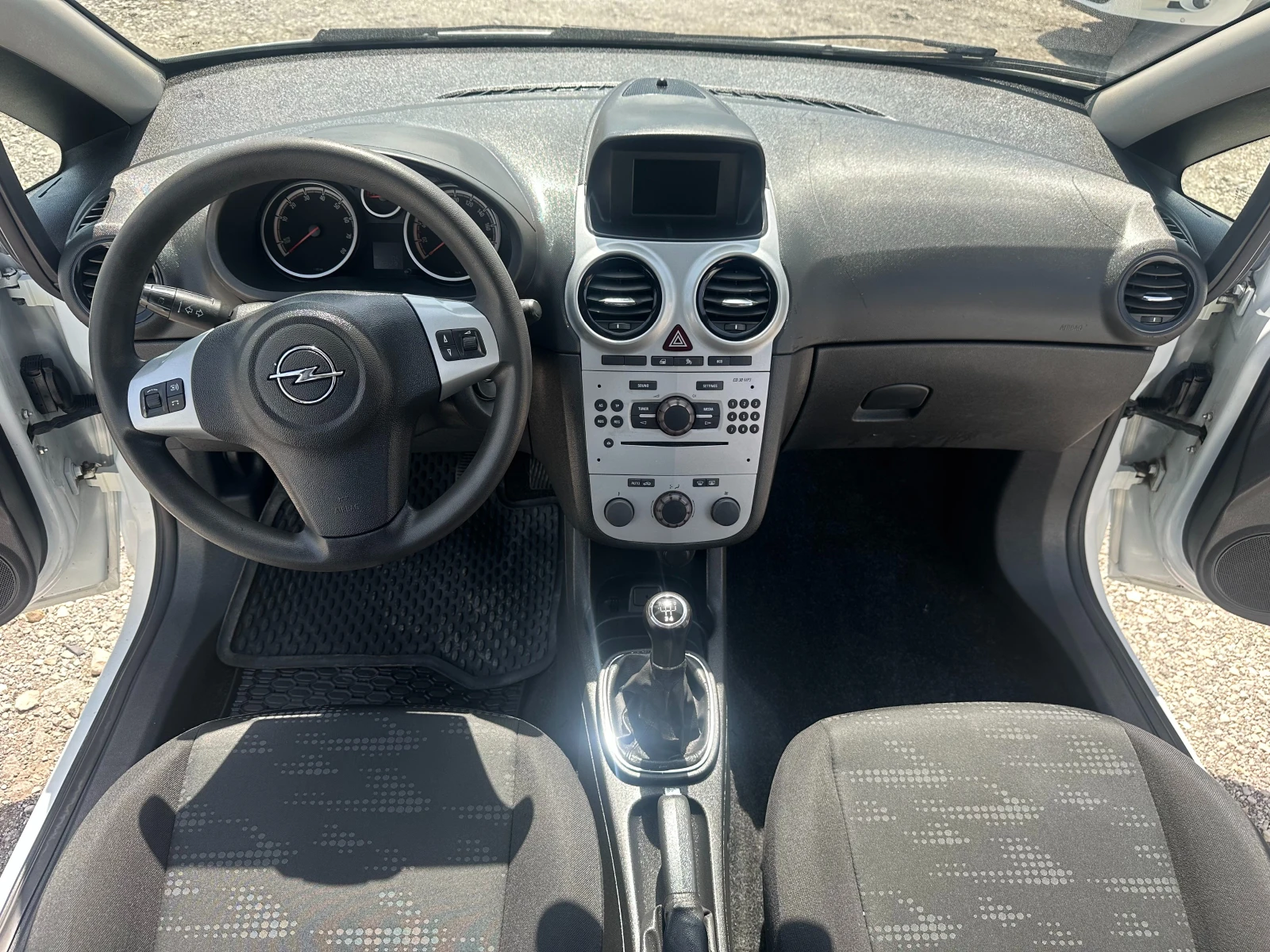 Opel Corsa 1.2i 86kc 4цилиндъра - изображение 10