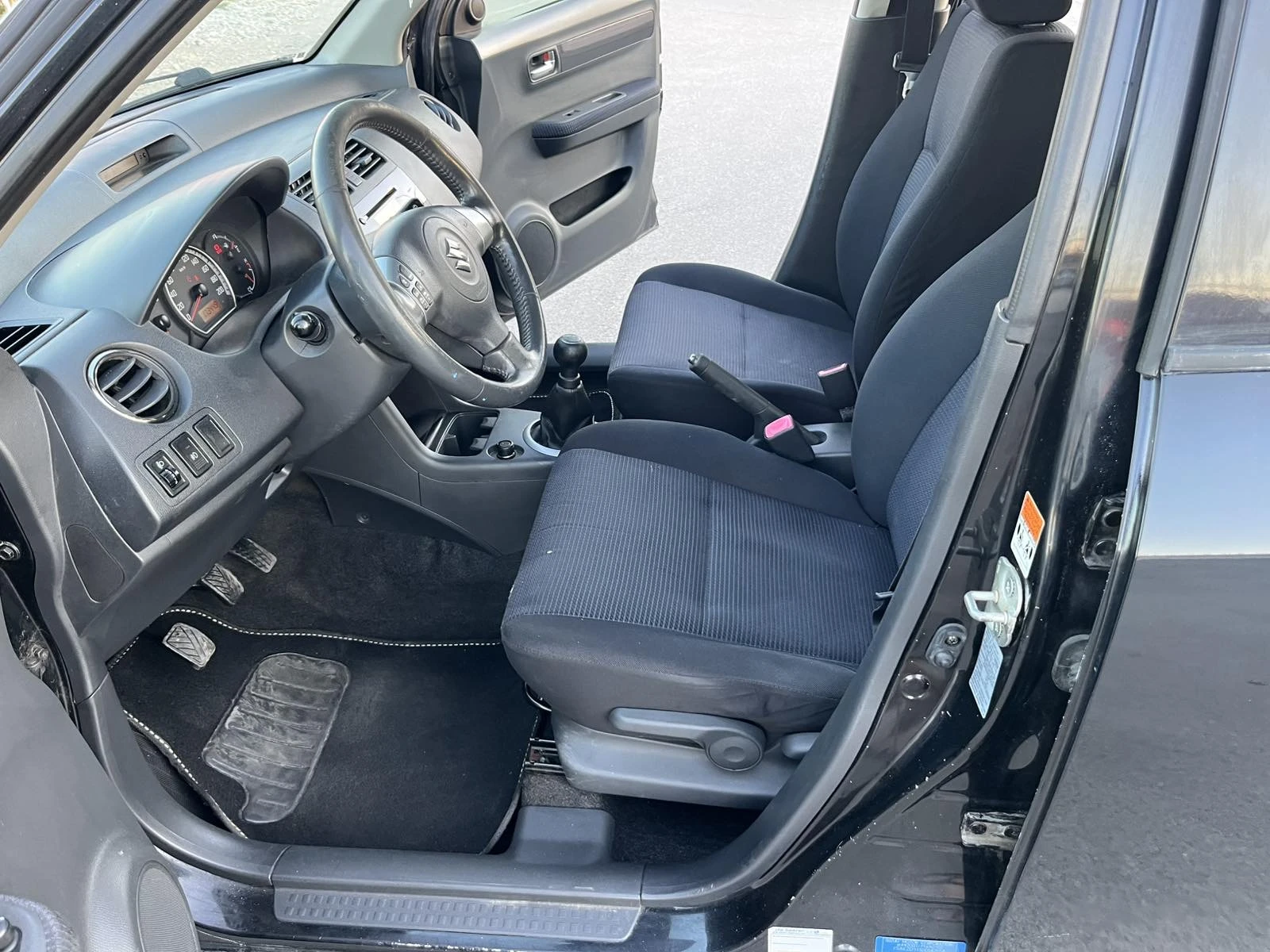Suzuki Swift 1.3I 90кс 4Х4 EURO 4 KЛИМАТИК  - изображение 8