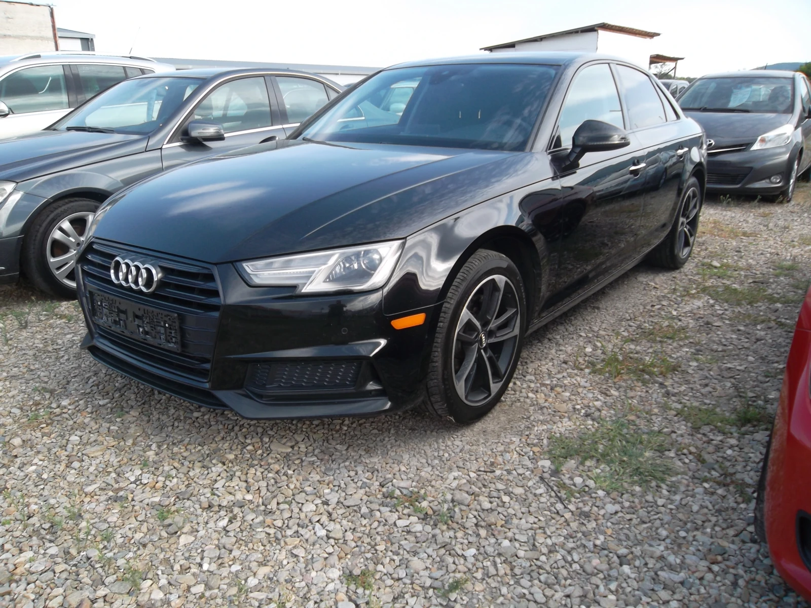 Audi A4  S-LINE - изображение 5