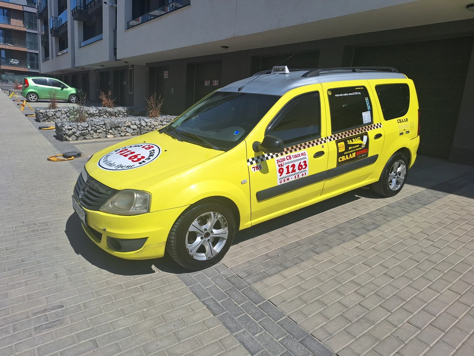 Dacia Logan, снимка 2 - Автомобили и джипове - 52318349