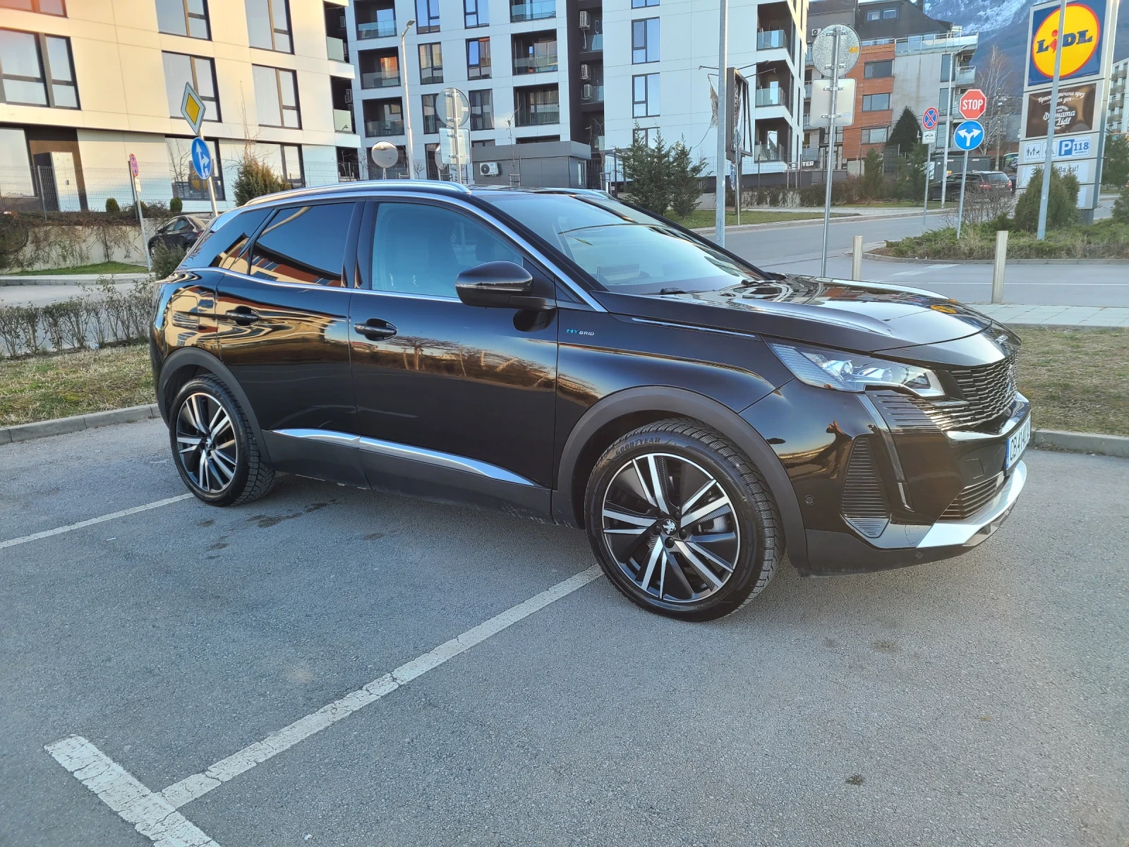Peugeot 3008 1.6 GT Plug-In Hybrid-Гаранционна!, снимка 2 - Автомобили и джипове - 54072495