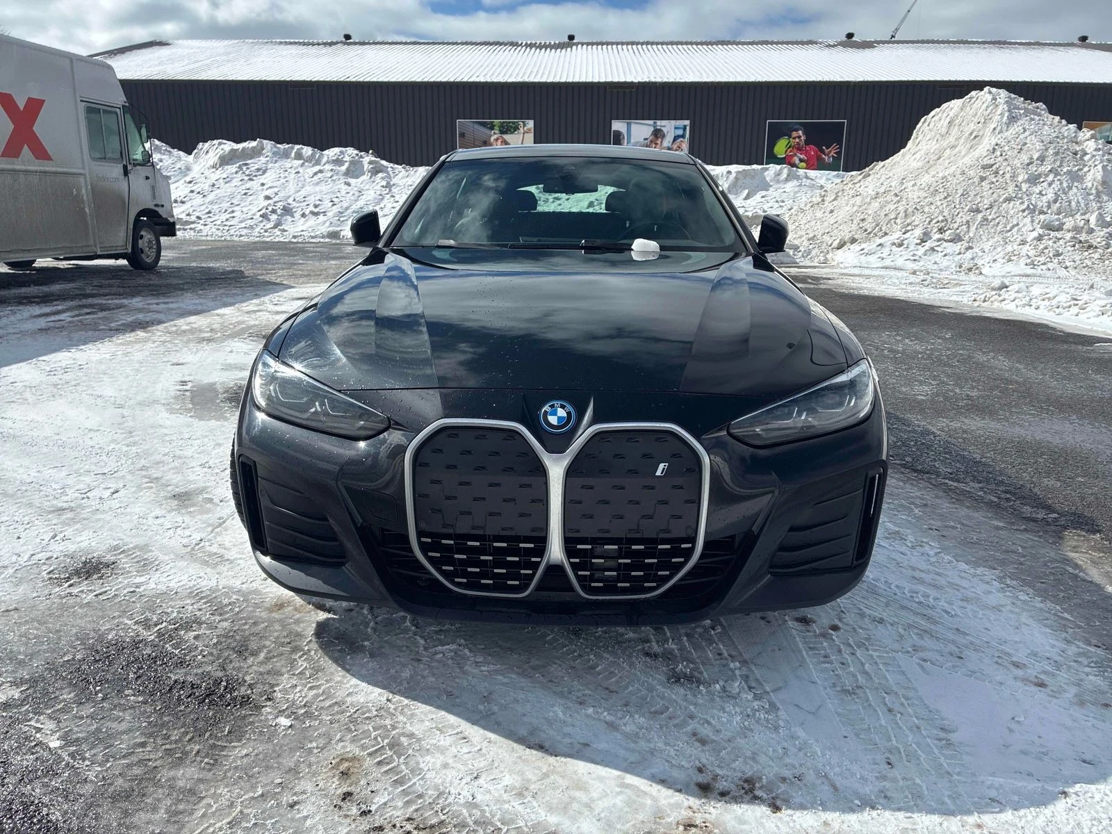 BMW i4 eDrive40 С РЕГИСТРАЦИЯ & АВТО КРЕДИТ, снимка 5 - Автомобили и джипове - 53879290