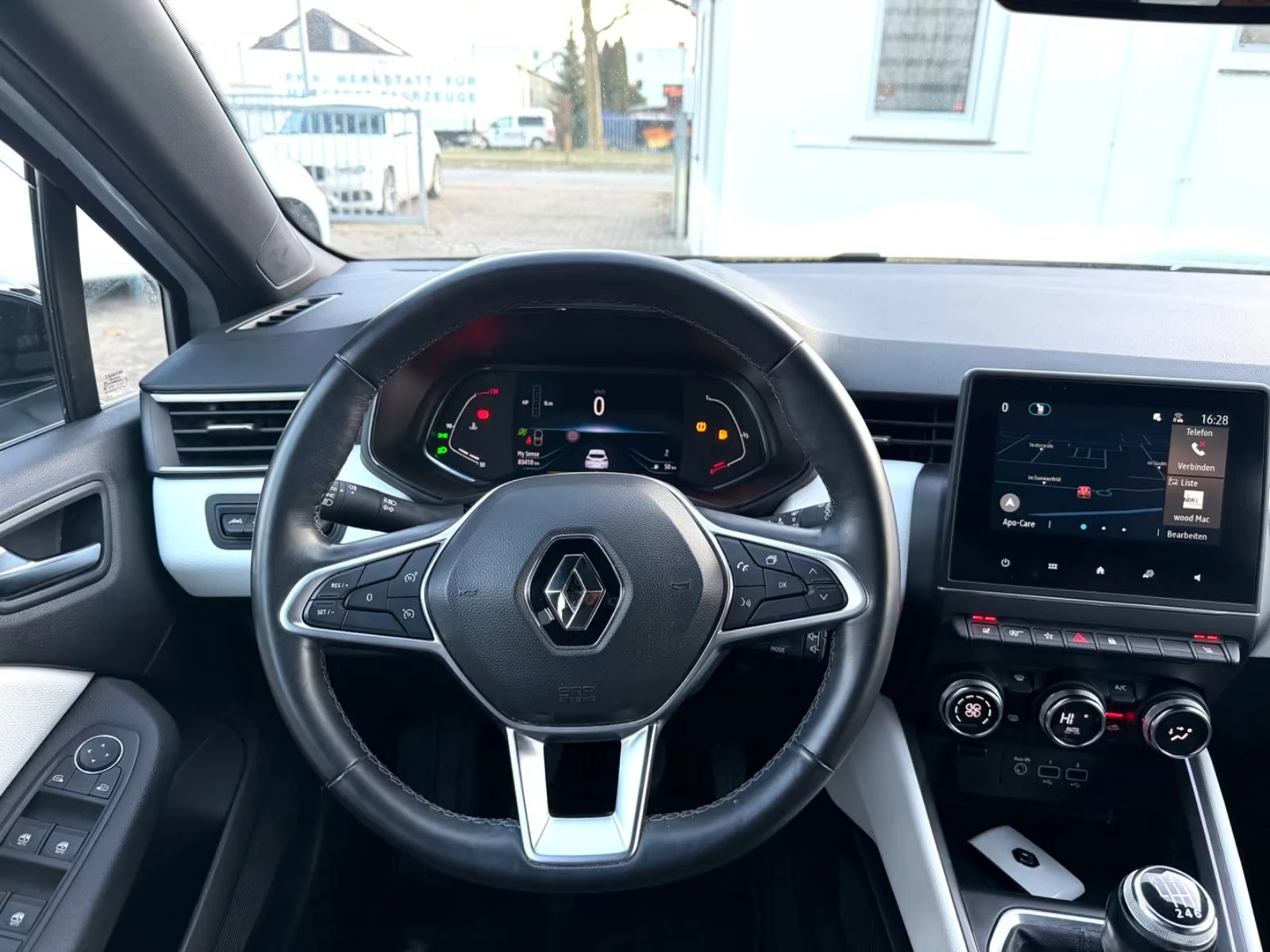 Renault Clio TCe90/91HP/V-TECHNO/CAM/NAVI/LED/CPLAY/986g, снимка 10 - Автомобили и джипове - 53997272