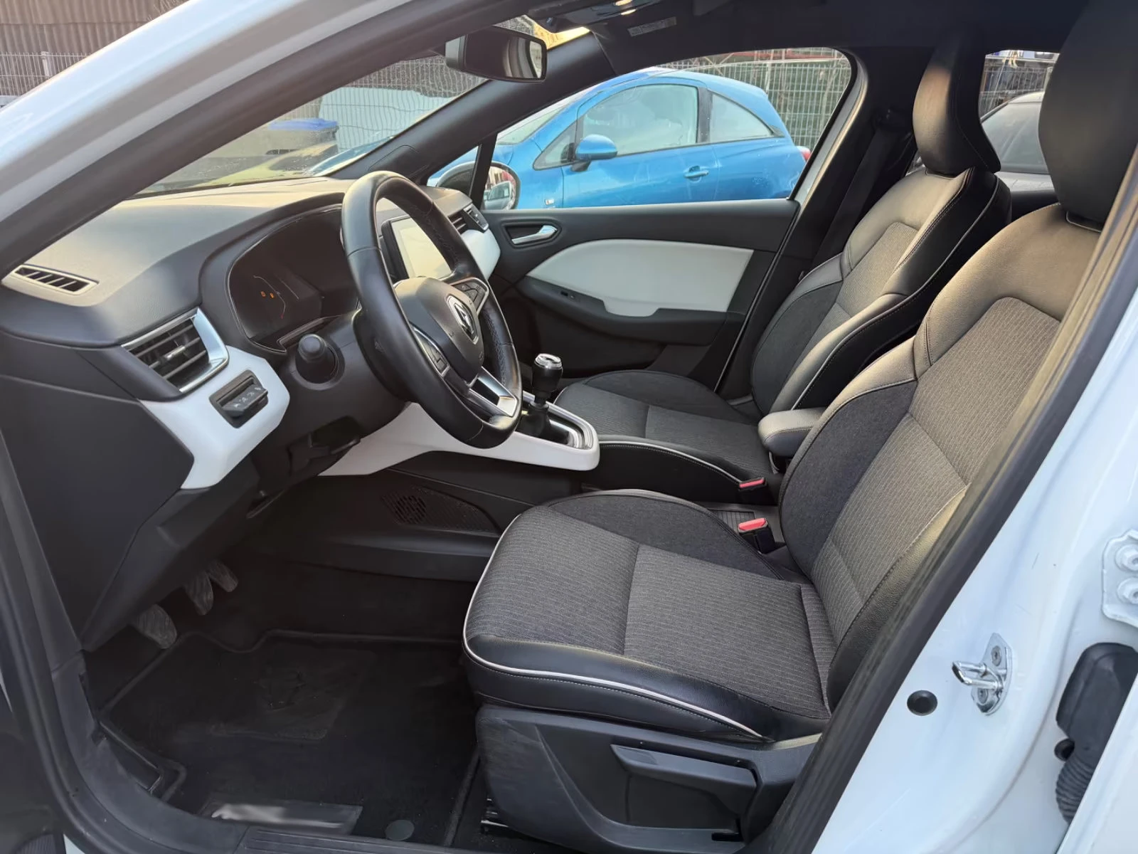 Renault Clio TCe90/91HP/V-TECHNO/CAM/NAVI/LED/CPLAY/986g, снимка 7 - Автомобили и джипове - 53997272