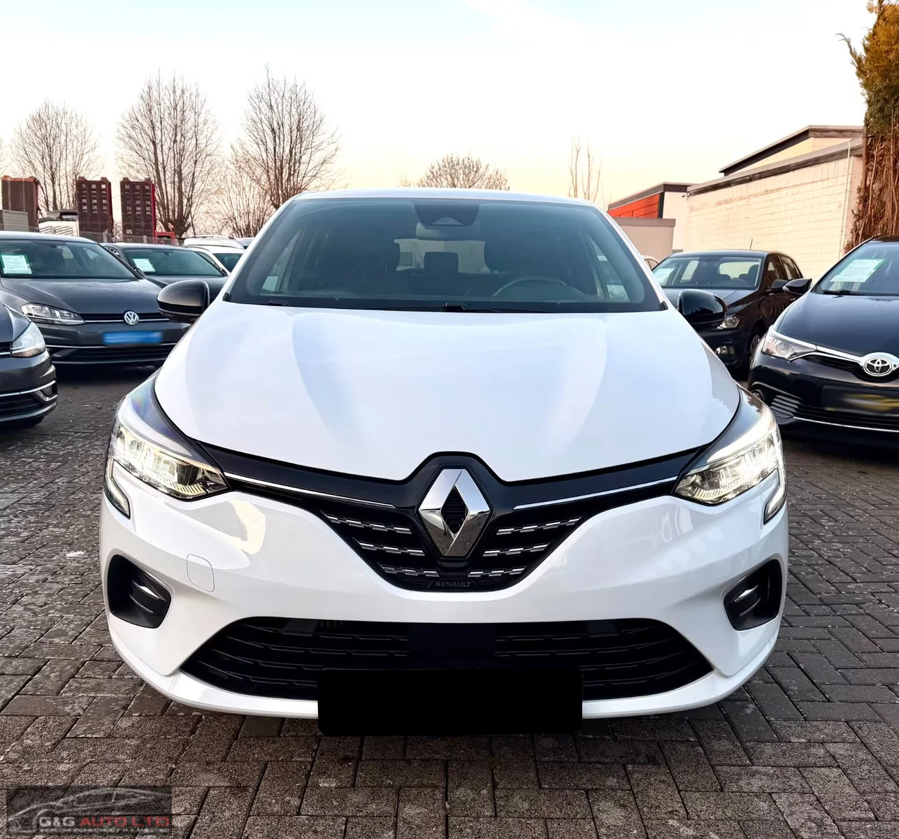 Renault Clio TCe90/91HP/V-TECHNO/CAM/NAVI/LED/CPLAY/986g, снимка 2 - Автомобили и джипове - 53997272