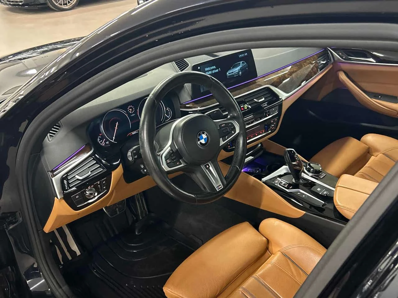 BMW 530 * 530i xDrive * CARFAX * ЦЕНА ДО БГ, снимка 15 - Автомобили и джипове - 54044813