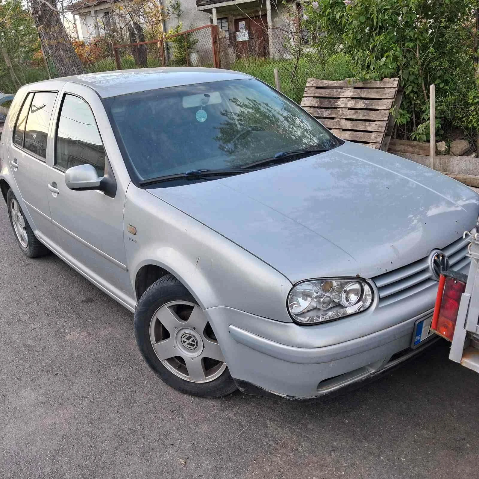VW Golf 1.6i