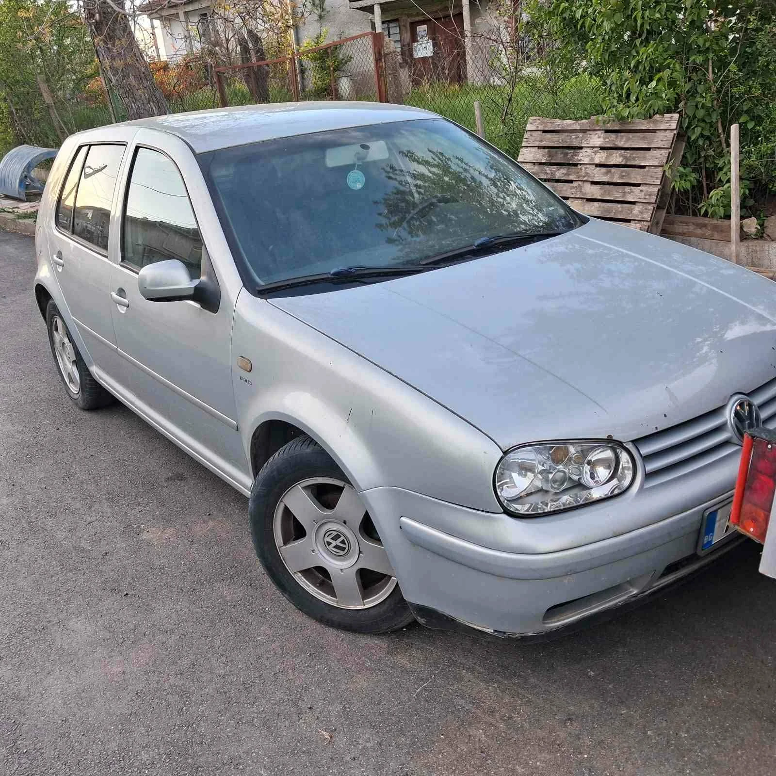 VW Golf 1.6i, снимка 3 - Автомобили и джипове - 54371913