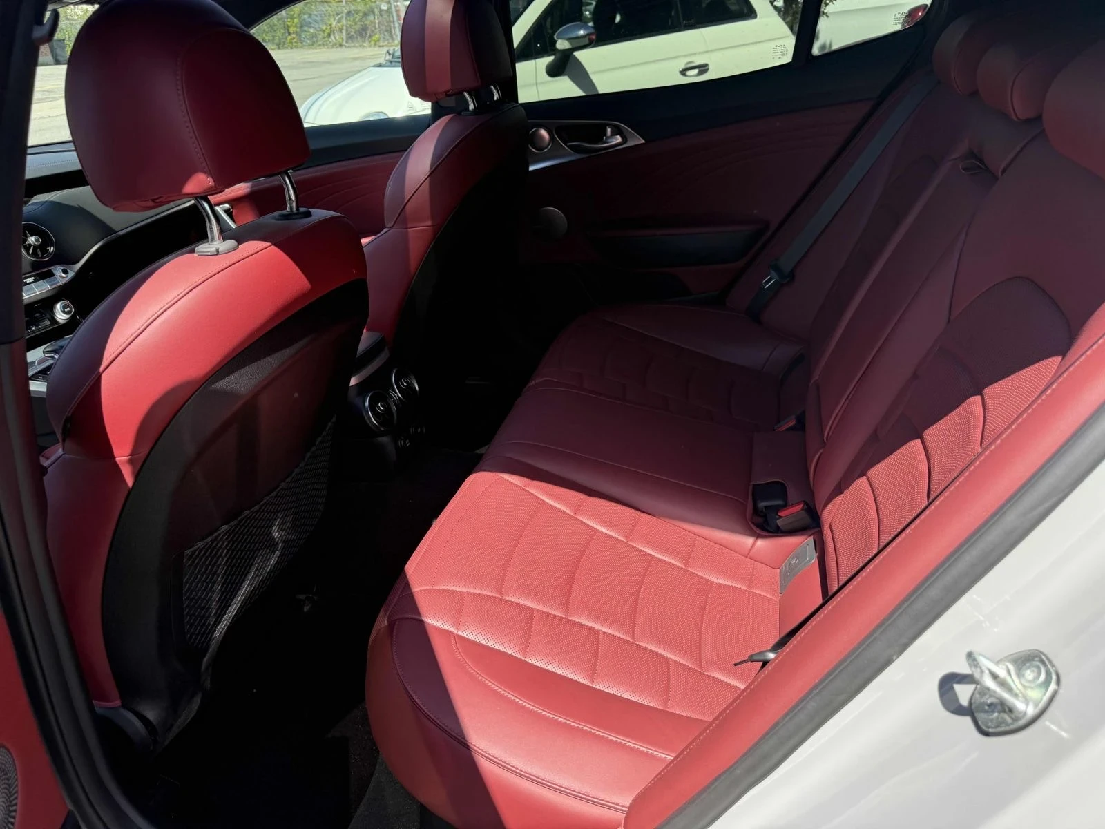 Kia Stinger 2023 * Full Екстри * Harman Kardon * 360 * , снимка 11 - Автомобили и джипове - 54592902