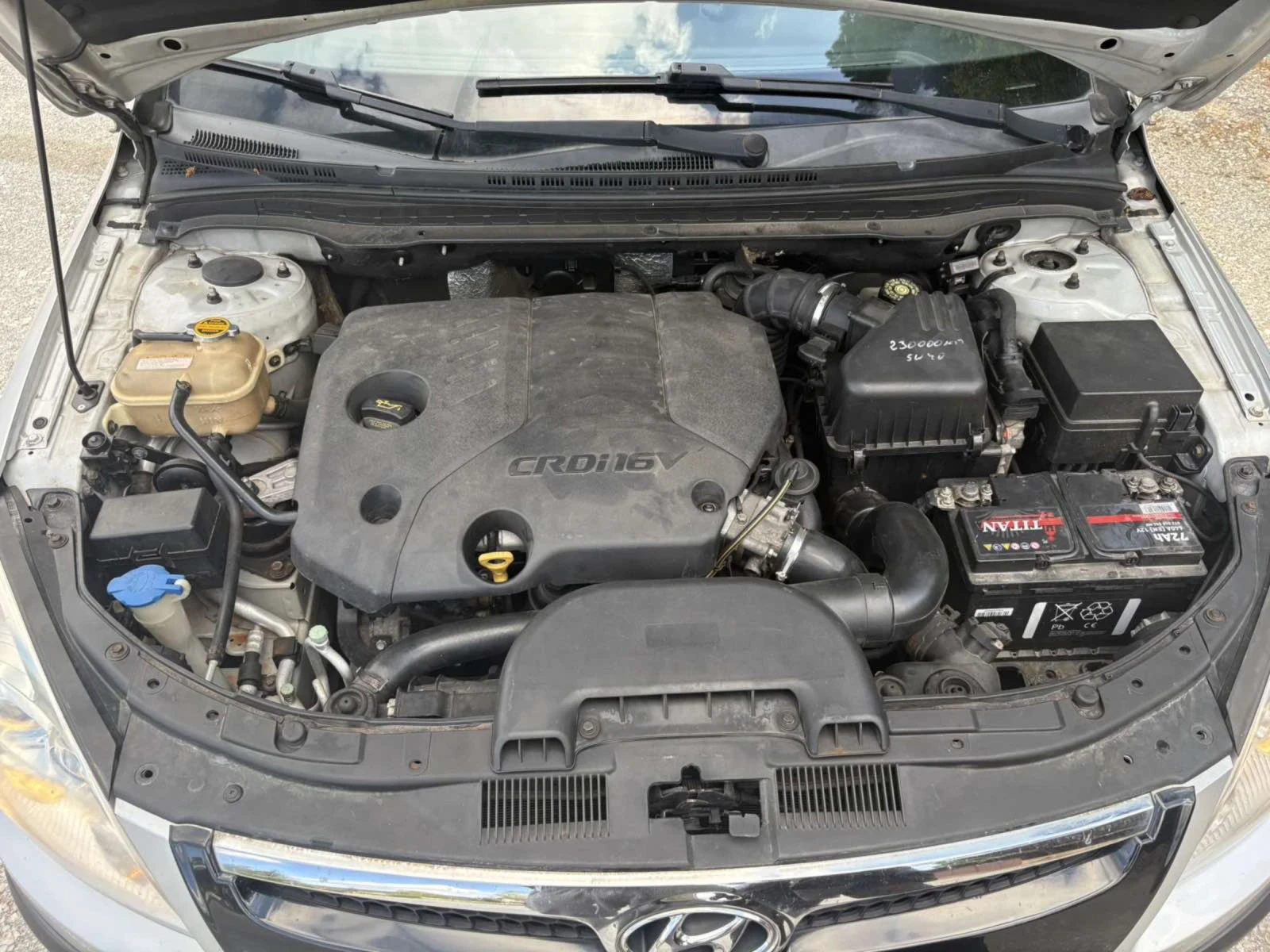 Hyundai I30 1.6 CRDI, снимка 8 - Автомобили и джипове - 54623543