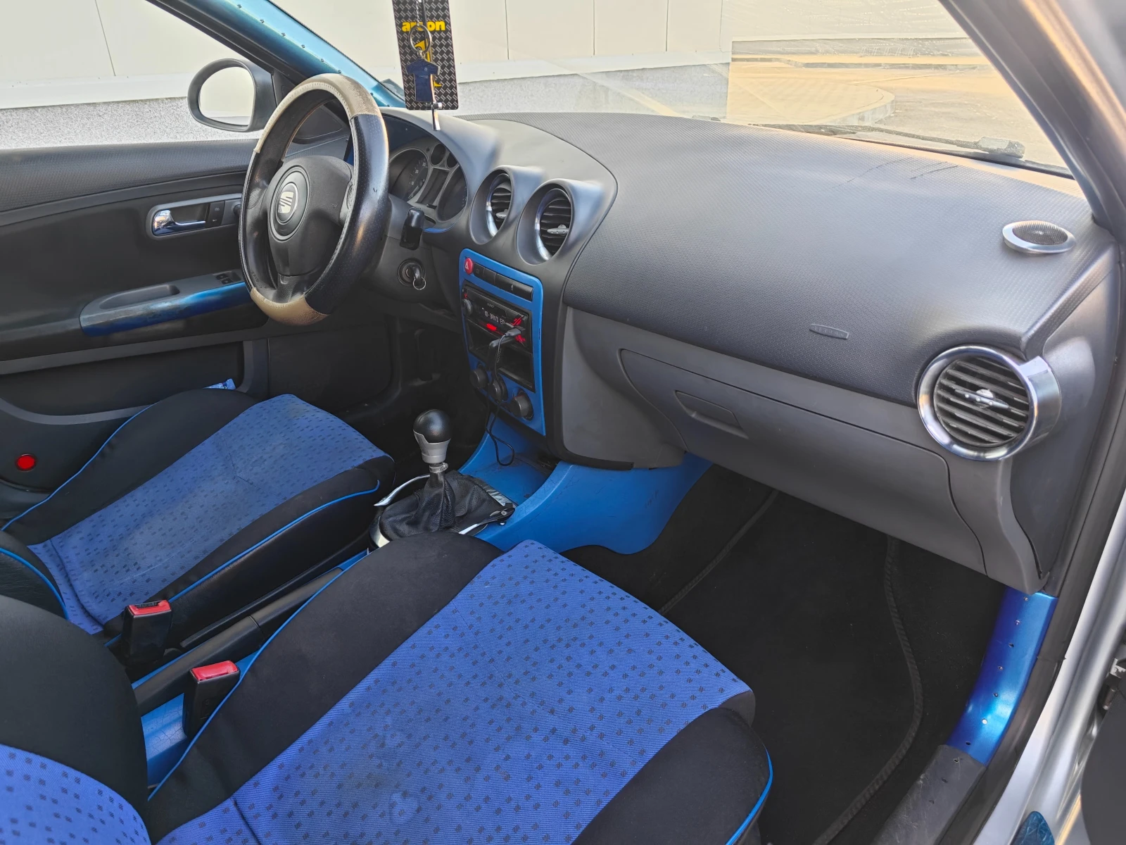 Seat Ibiza, снимка 6 - Автомобили и джипове - 54977222