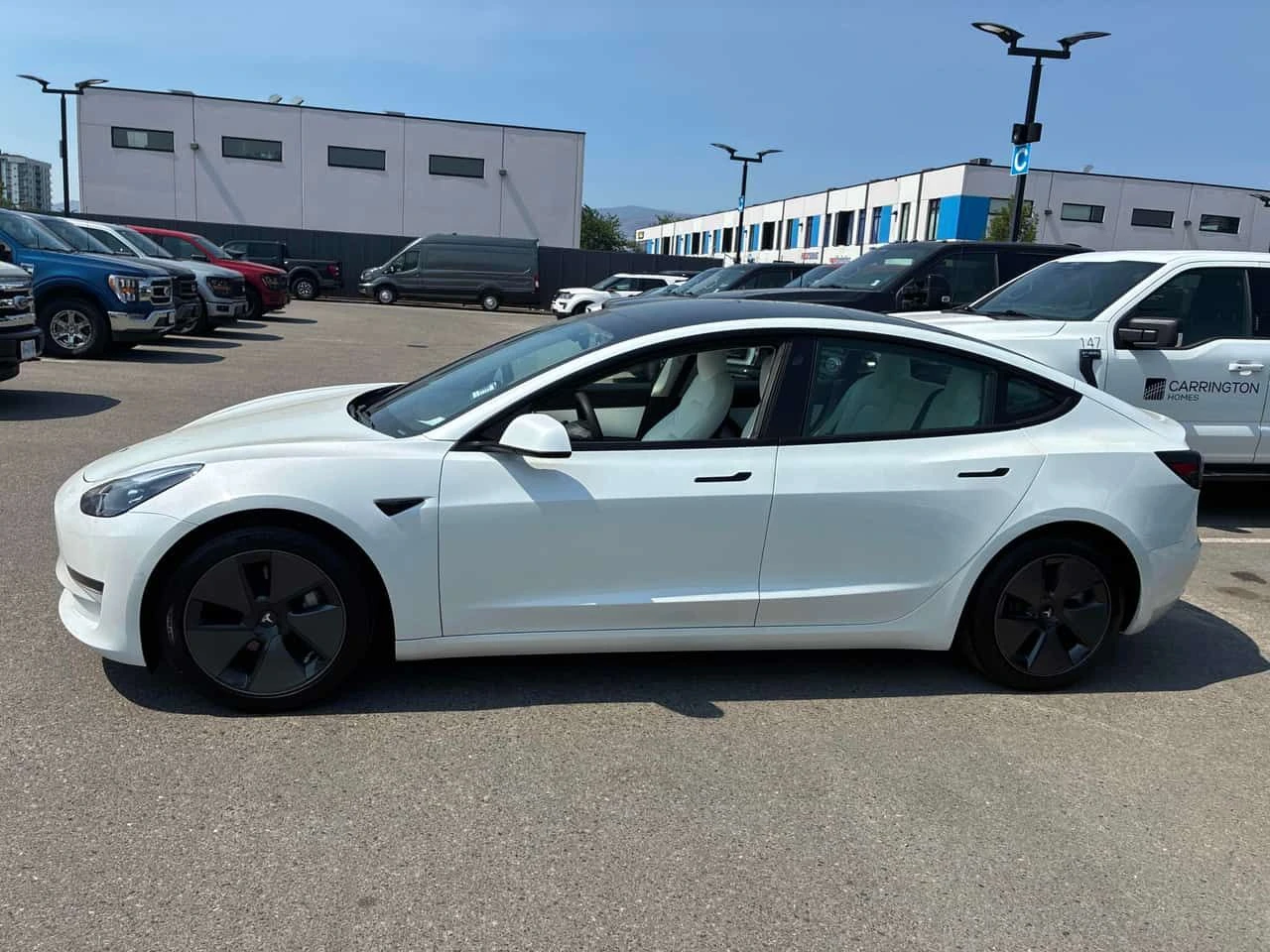 Tesla Model 3  Standard Range  / CARFAX / АВТОКРЕДИТ , снимка 2 - Автомобили и джипове - 55538764