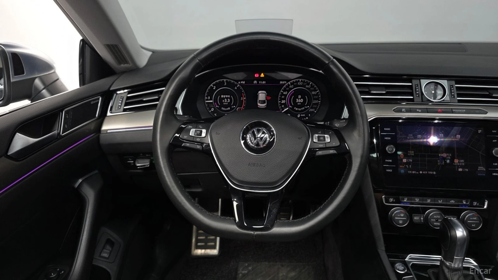 VW Arteon 2.0 TDI Prestige* КОЖА* МАСАЖИ* 360* ПАНО* HUD, снимка 11 - Автомобили и джипове - 55545552