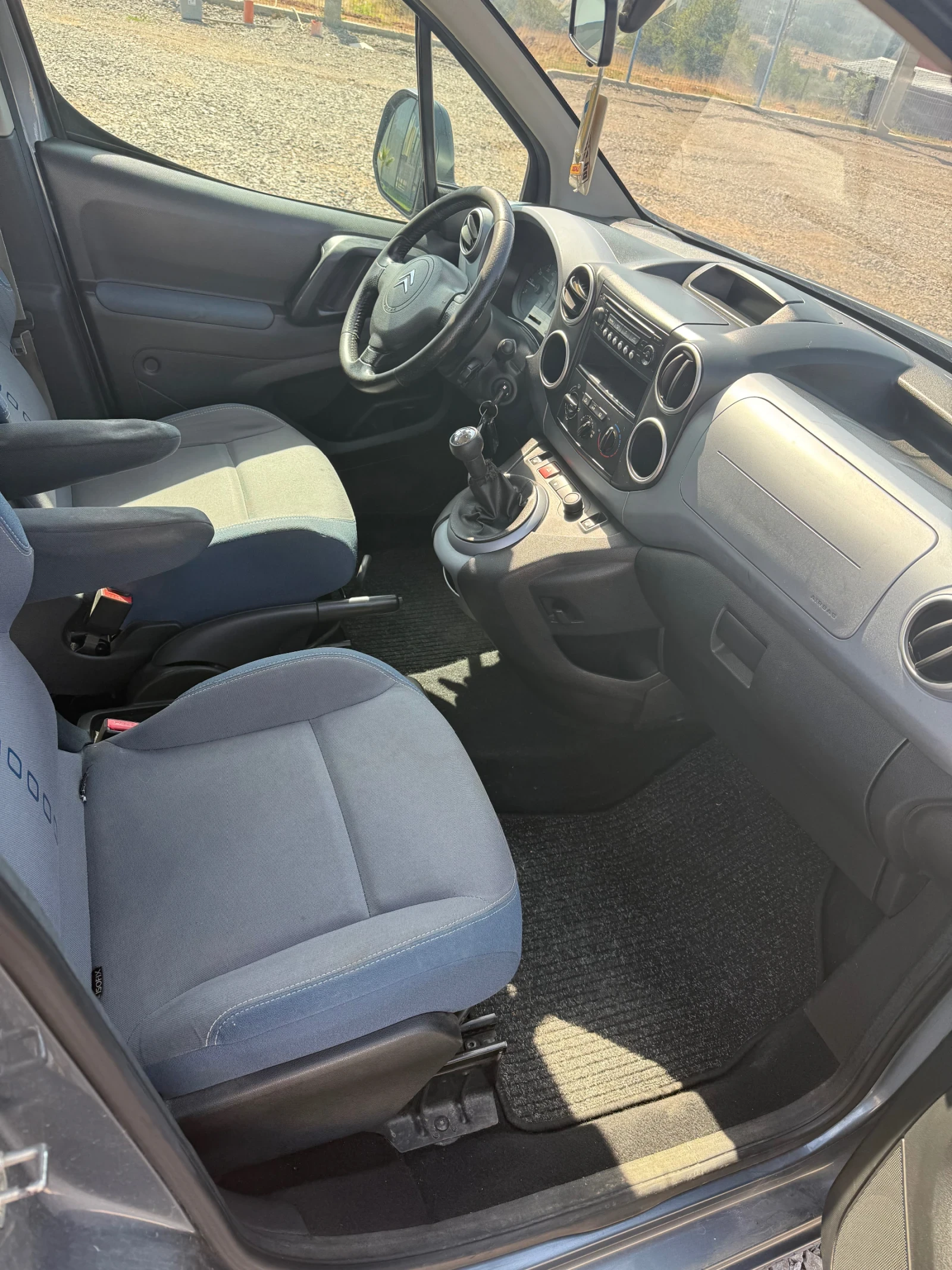 Citroen Berlingo 1.6 HDI KLIMA, снимка 8 - Автомобили и джипове - 56137933