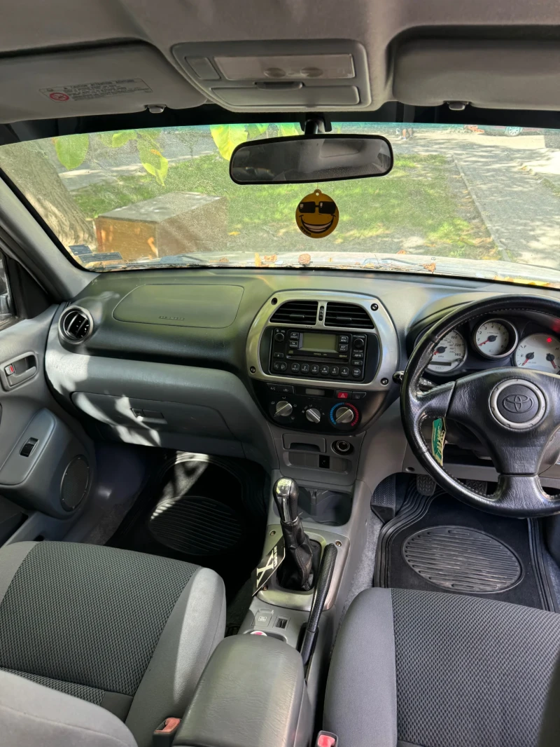 Toyota Rav4 2.0 vvti климатик, снимка 8 - Автомобили и джипове - 48458368