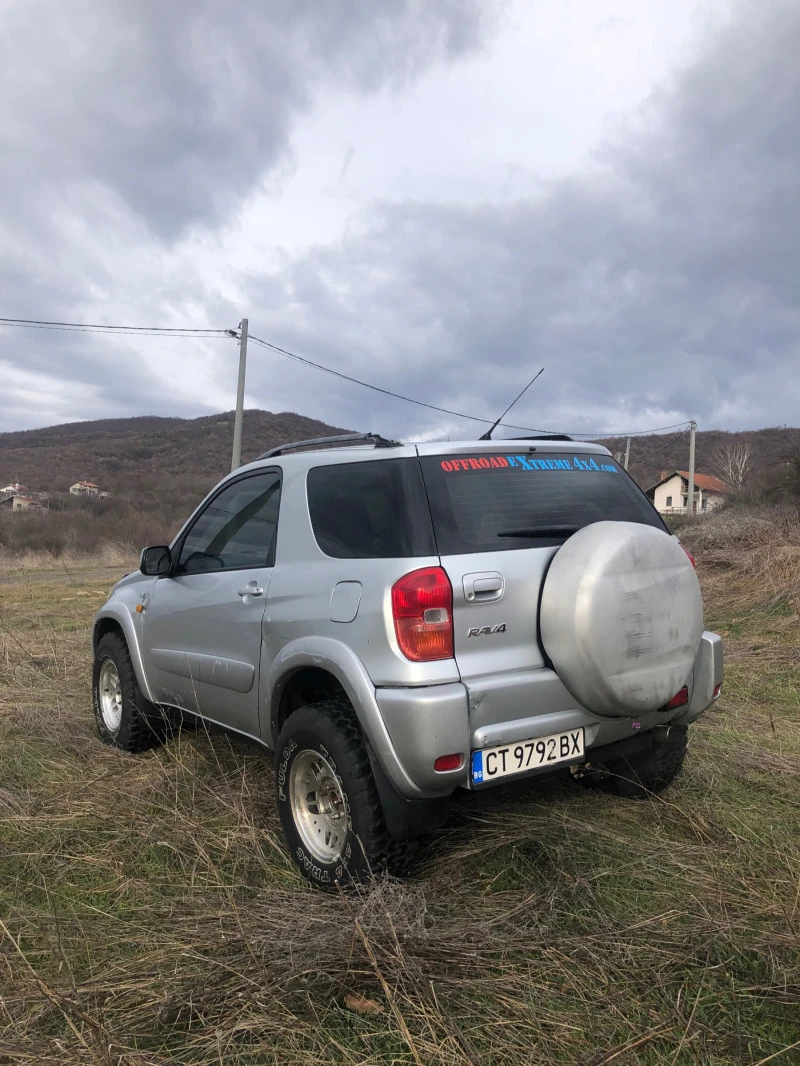 Toyota Rav4 2.0 vvti климатик, снимка 3 - Автомобили и джипове - 48458368