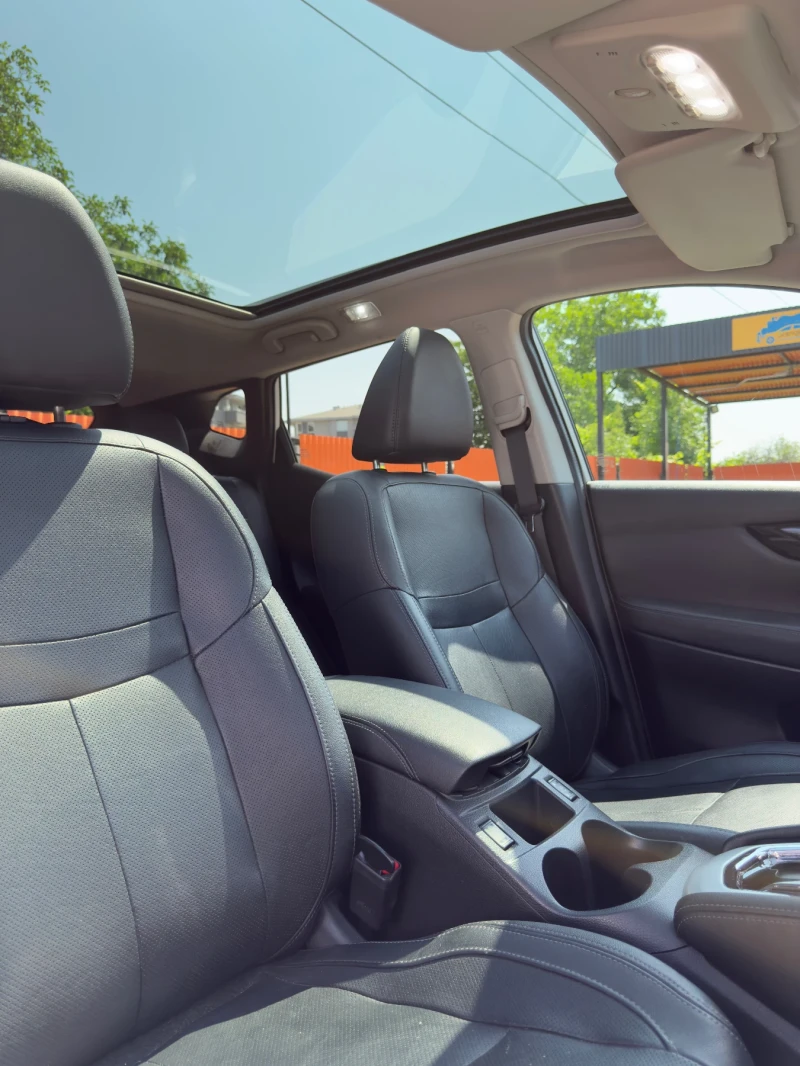 Nissan Qashqai 1.6D Tekna, снимка 12 - Автомобили и джипове - 50757779