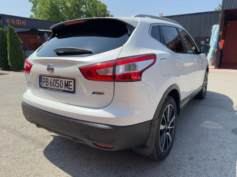 Nissan Qashqai 1.6D Tekna, снимка 6 - Автомобили и джипове - 50757779