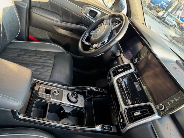 Kia Sorento, снимка 11 - Автомобили и джипове - 51932748