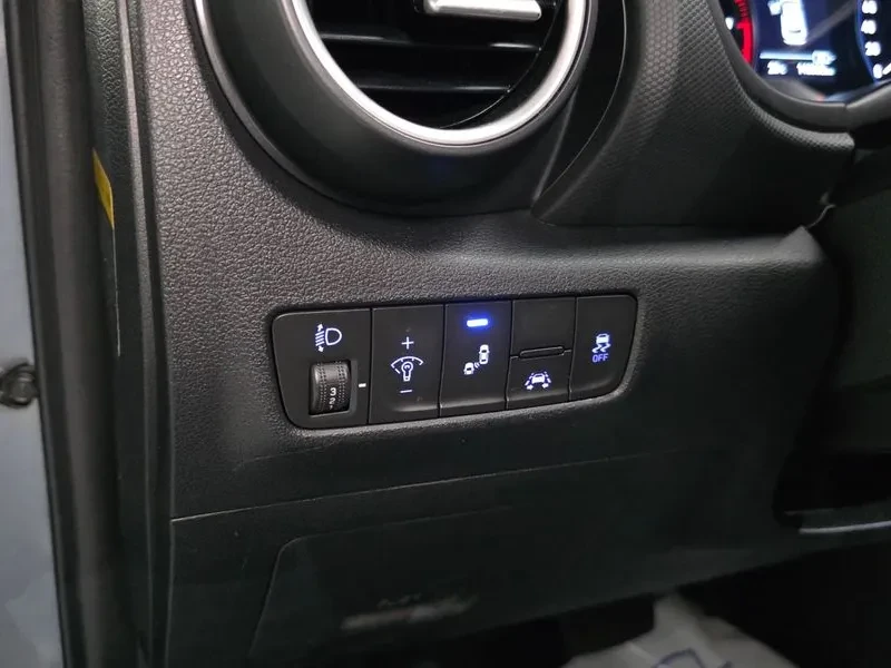 Hyundai Kona 1.6Т, снимка 17 - Автомобили и джипове - 54257151