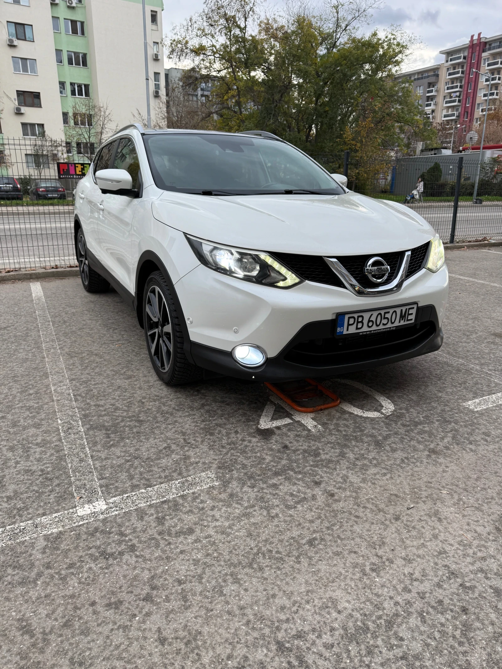 Nissan Qashqai 1.6D Tekna, снимка 1