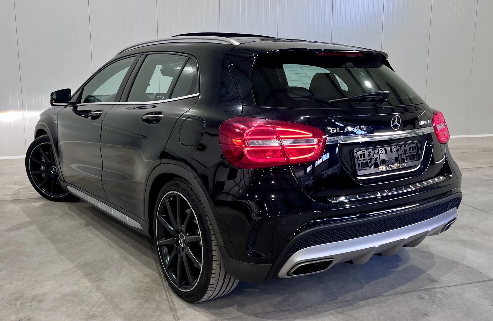Mercedes-Benz GLA 45 AMG 4M AMG Night Package - изображение 3