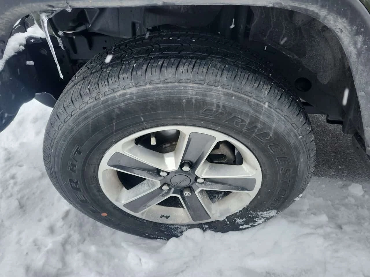 Jeep Wrangler * UNLIMITED SAHARA * CARFAX * 2 КЛЮЧА - изображение 6