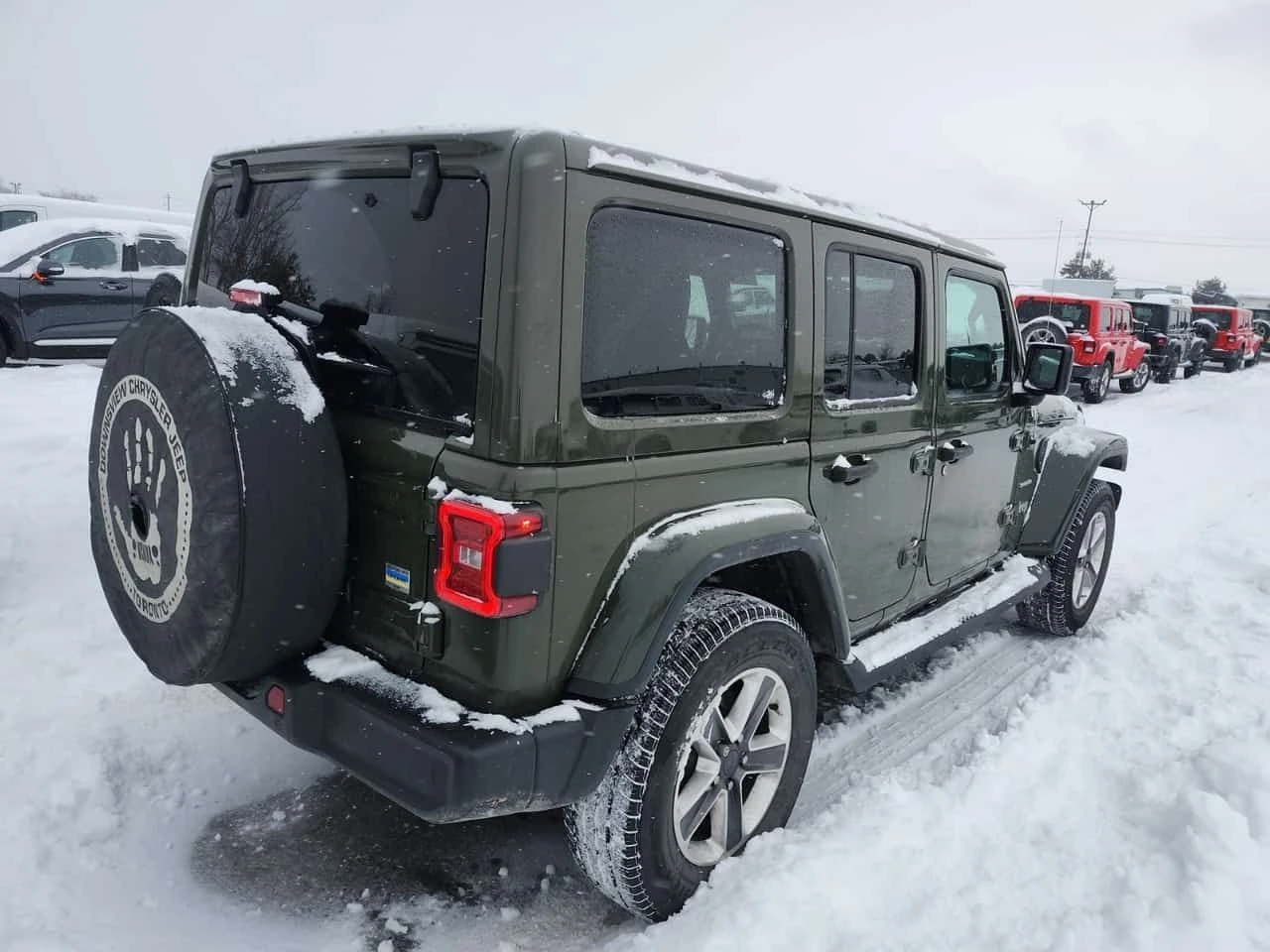 Jeep Wrangler * UNLIMITED SAHARA * CARFAX * 2 КЛЮЧА - изображение 3