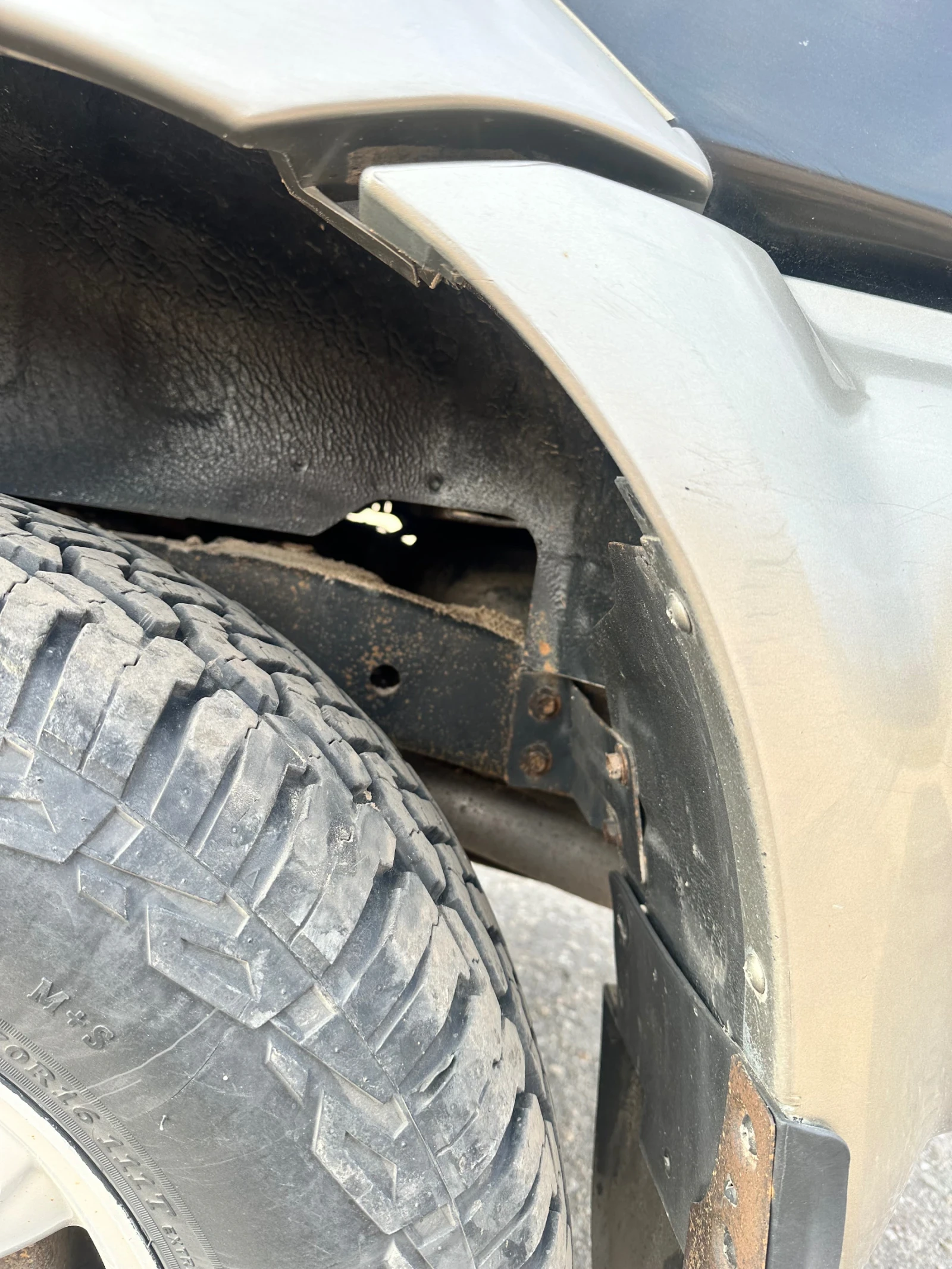 Nissan Terrano 2.7, снимка 8 - Автомобили и джипове - 53879154