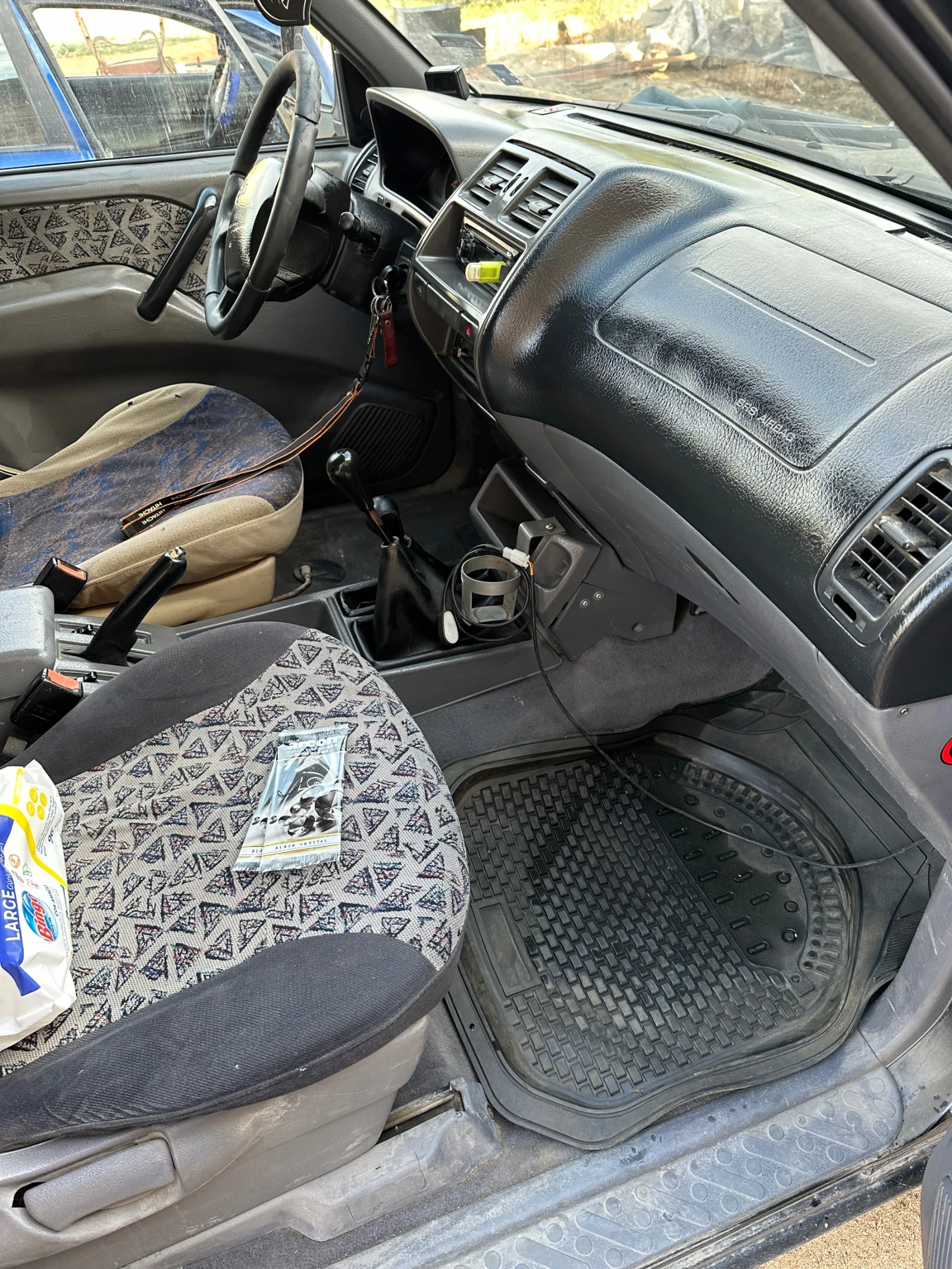 Nissan Terrano 2.7, снимка 14 - Автомобили и джипове - 53879154