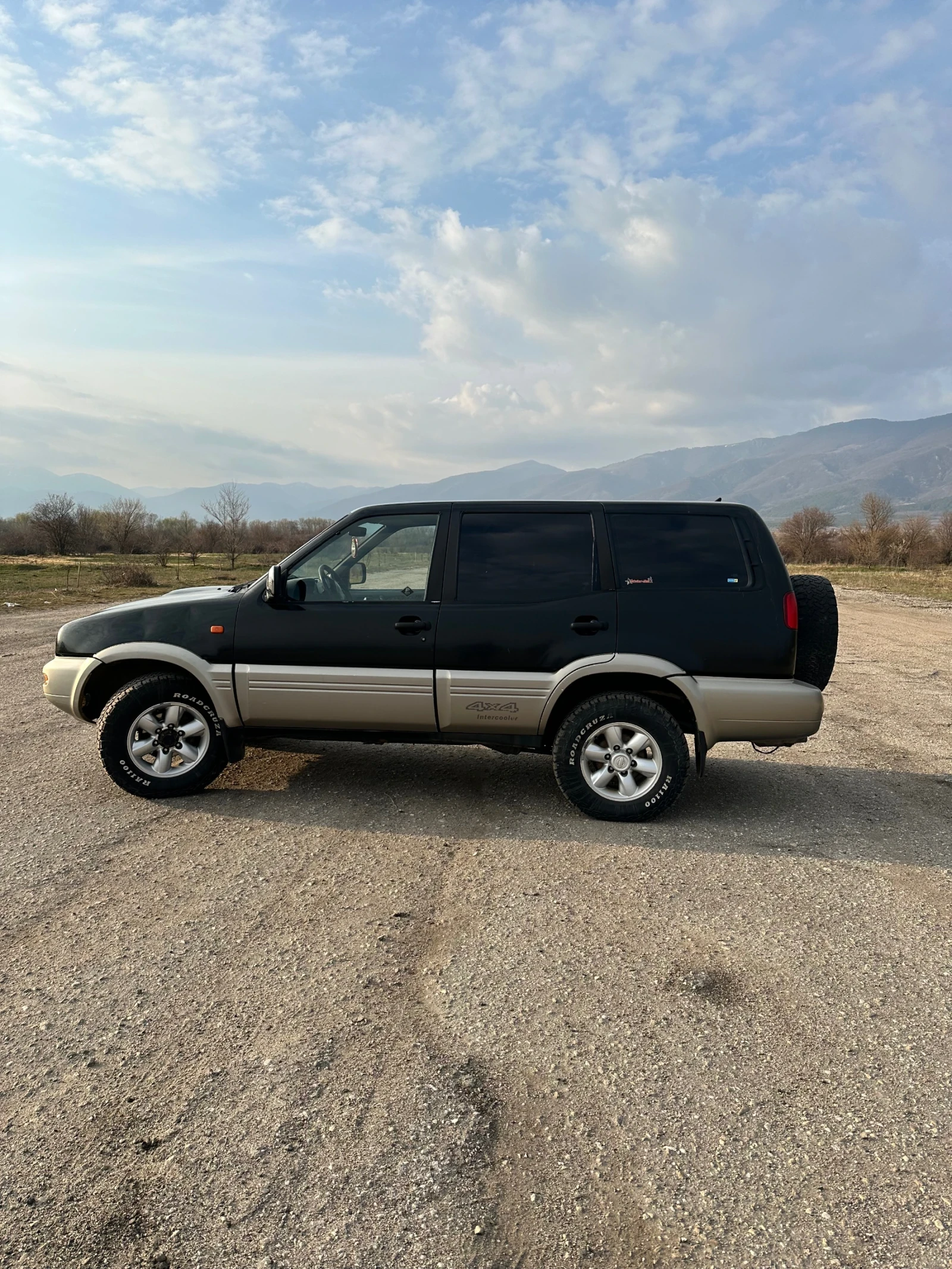 Nissan Terrano 2.7, снимка 6 - Автомобили и джипове - 53879154