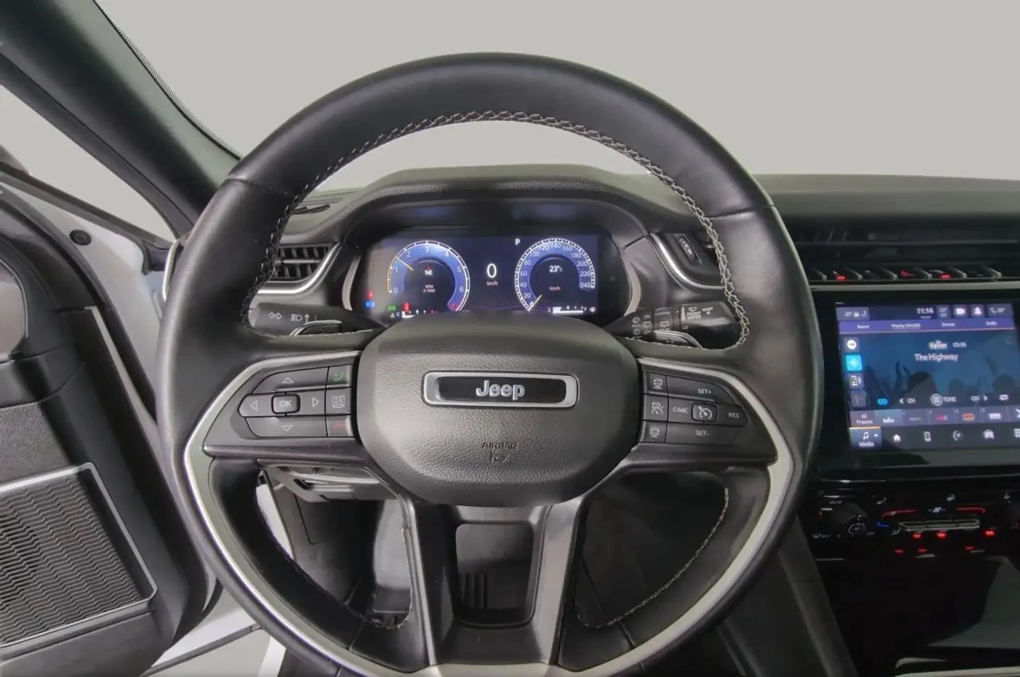 Jeep Grand cherokee 4X4 ALTITUTE * DIS * ПОДГР * КАМЕРА * ПЕРФ ЗА ГАЗ, снимка 9 - Автомобили и джипове - 55460108
