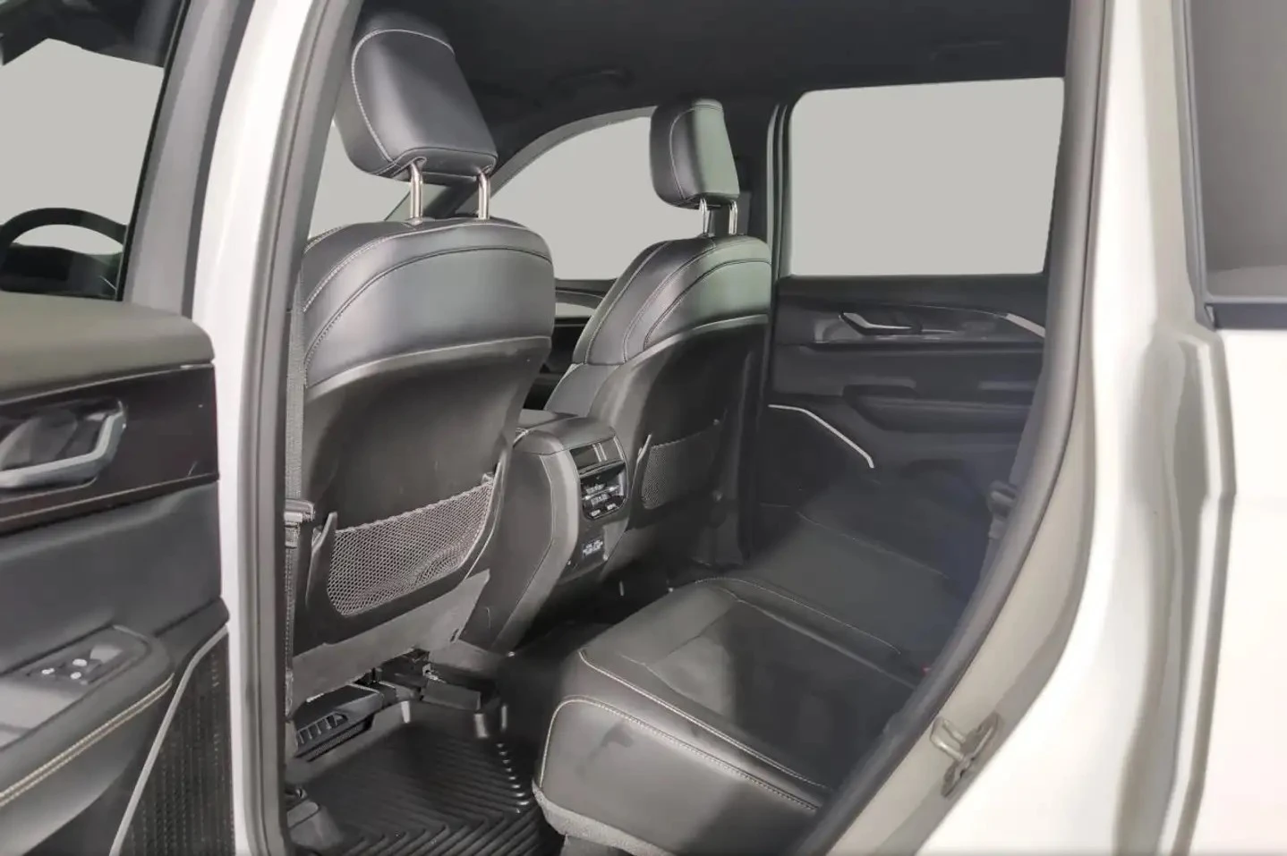 Jeep Grand cherokee 4X4 ALTITUTE * DIS * ПОДГР * КАМЕРА * ПЕРФ ЗА ГАЗ, снимка 10 - Автомобили и джипове - 55460108