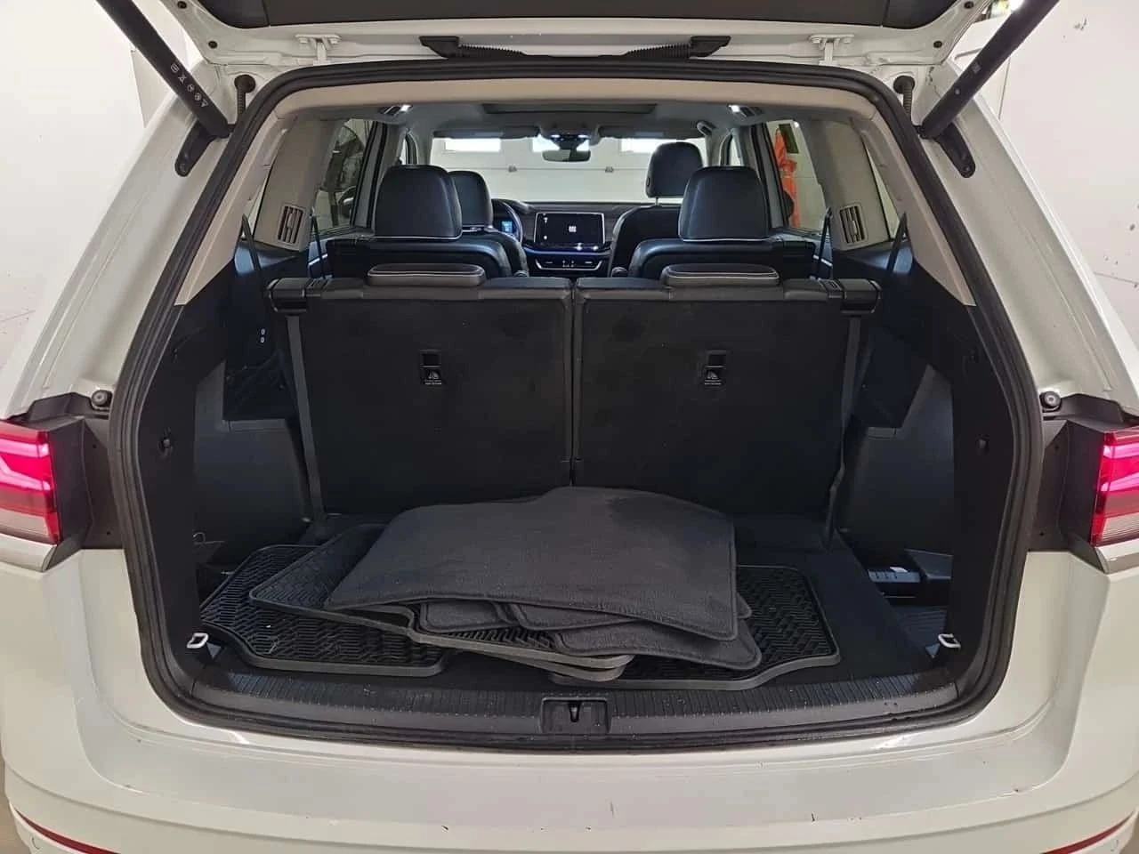 VW Atlas, снимка 15 - Автомобили и джипове - 56707099