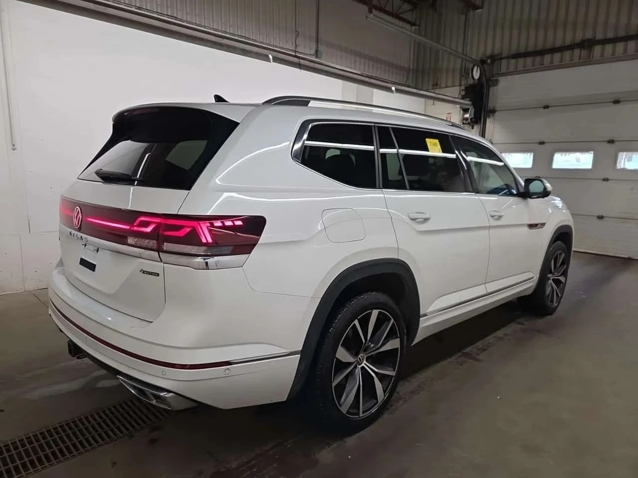 VW Atlas, снимка 3 - Автомобили и джипове - 56707099