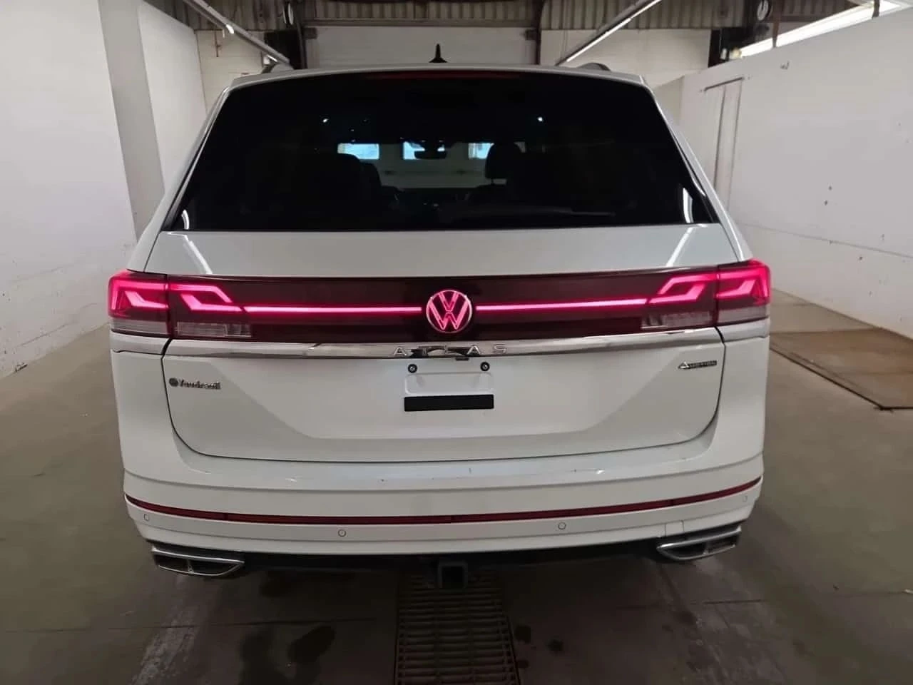 VW Atlas, снимка 4 - Автомобили и джипове - 56707099