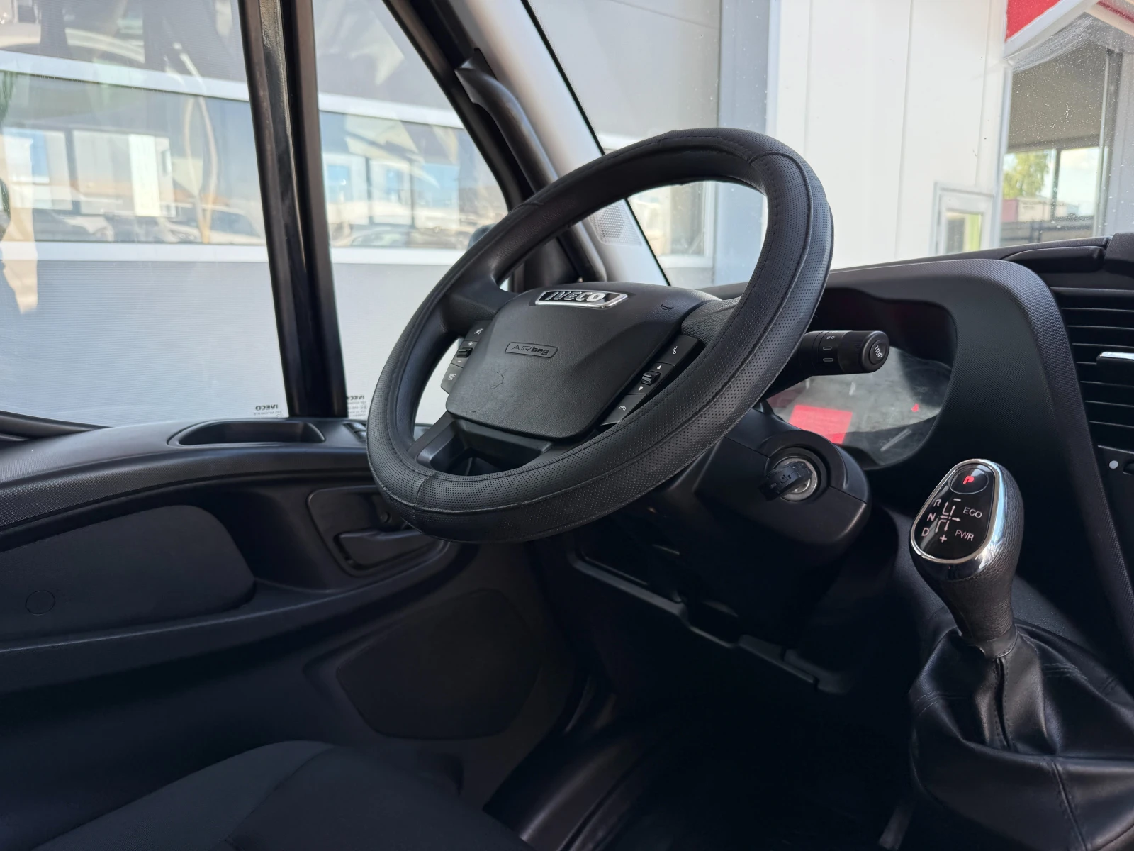 Iveco Daily Снегорин с Опесъчител 35 C 13 Категория "Б" - изображение 10