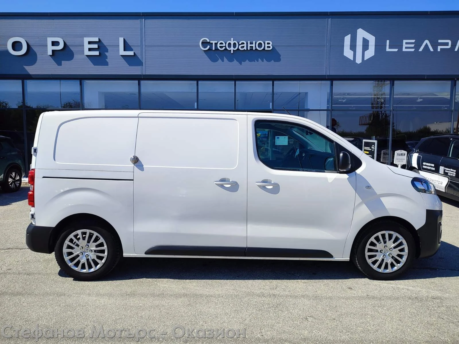 Opel Vivaro Cargo M Edition 1.5 Diesel (102hp) MT6, снимка 5 - Бусове и автобуси - 55698910