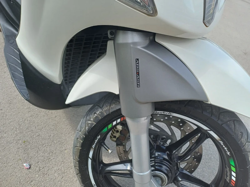 Piaggio Beverly 350 ABS ASR, снимка 5 - Мотоциклети и мототехника - 50059851