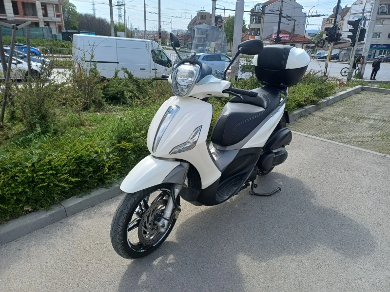 Piaggio Beverly 350 ABS ASR, снимка 2 - Мотоциклети и мототехника - 50059851
